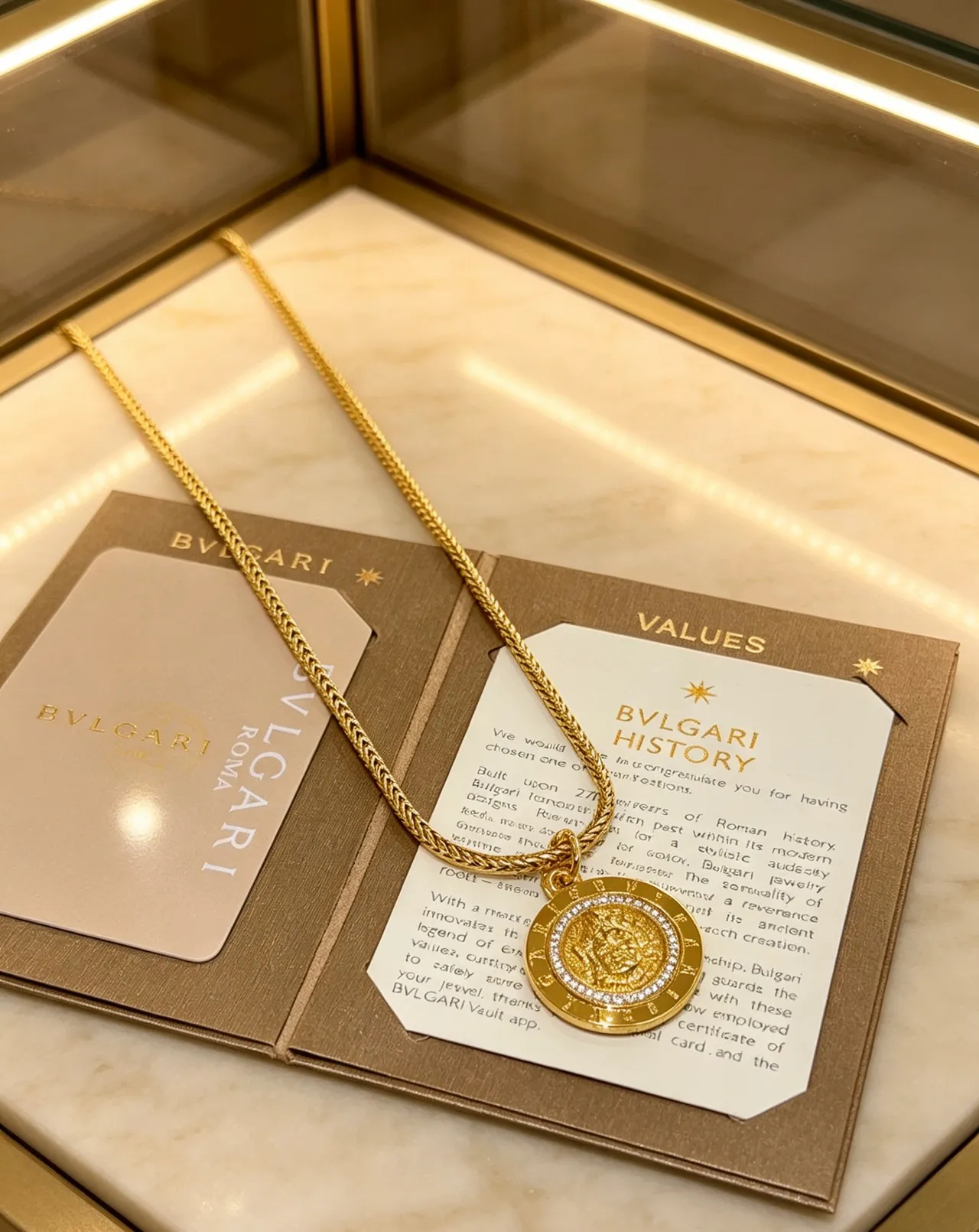 Bvlgari Medaglione Collier de médaillon de pièce style chaîne Franco dorée blanche tressée 7