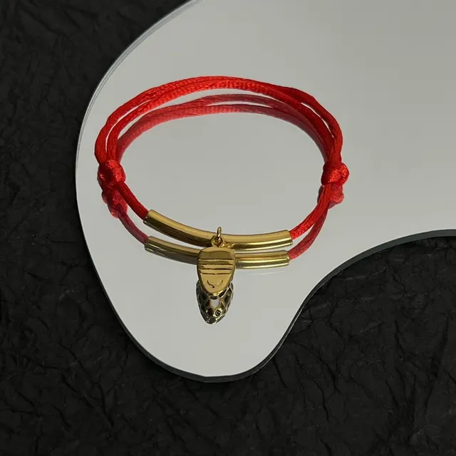 Bvlgari Bracelet à cordon rouge en or jaune avec émail 3
