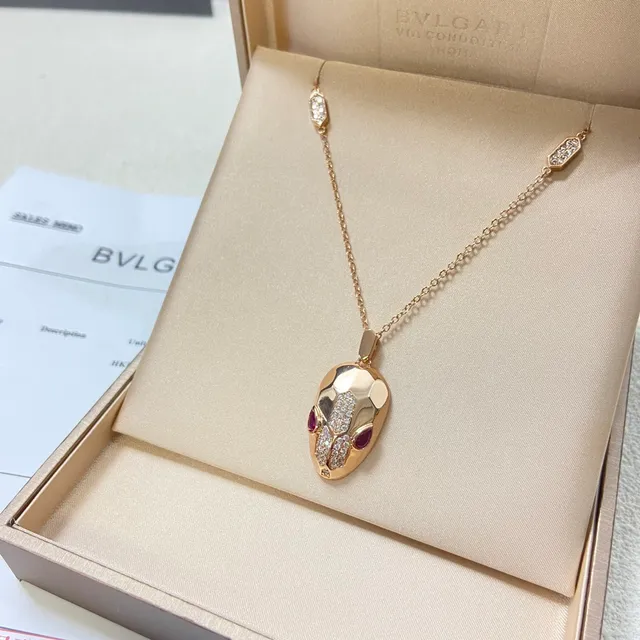 Bvlgari Serpenti قلادة رأس أفعى مقطّعة 4