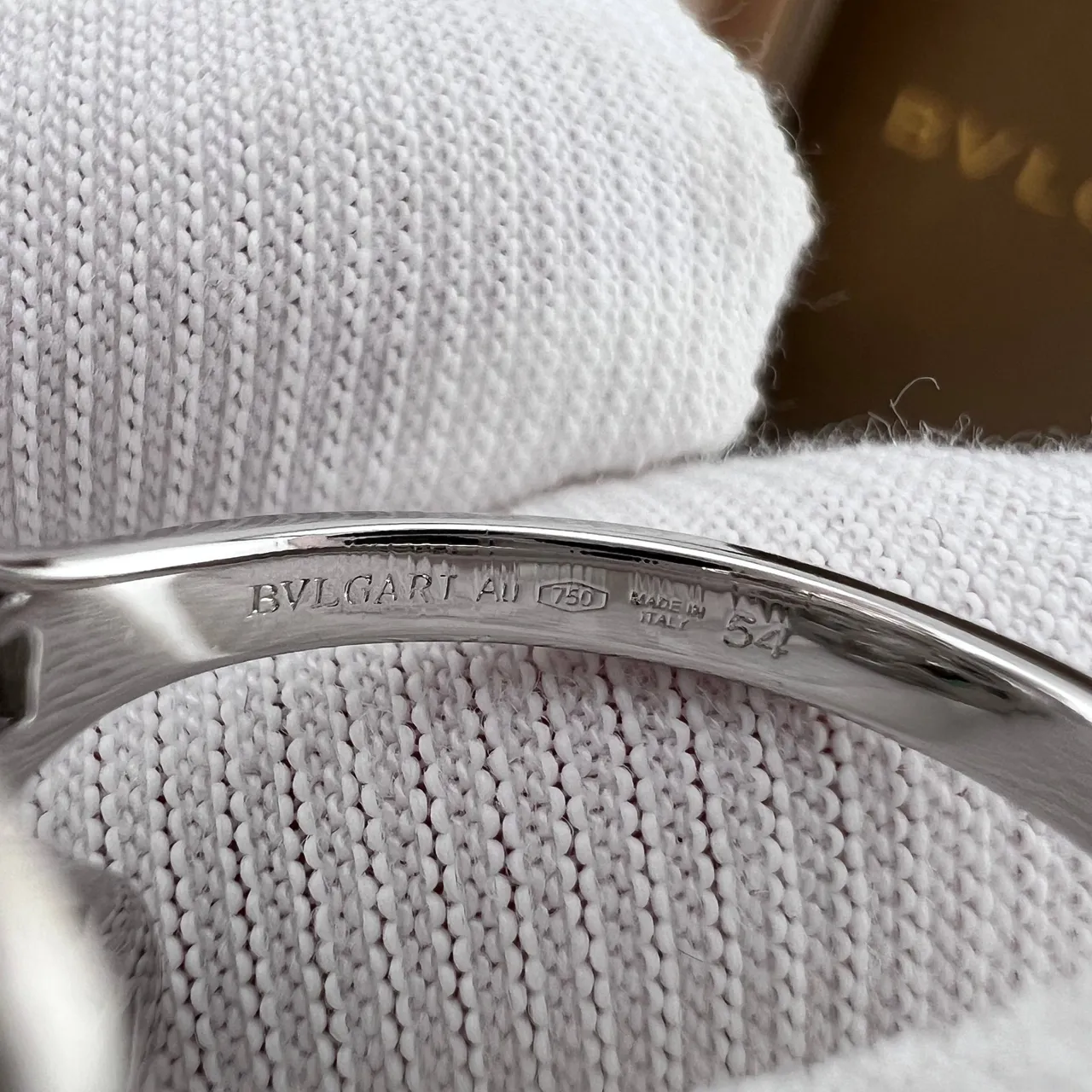 Bvlgari Serpenti Bague avec motif de serpent enroulé en or et argent Pavé-Set de cristaux 2