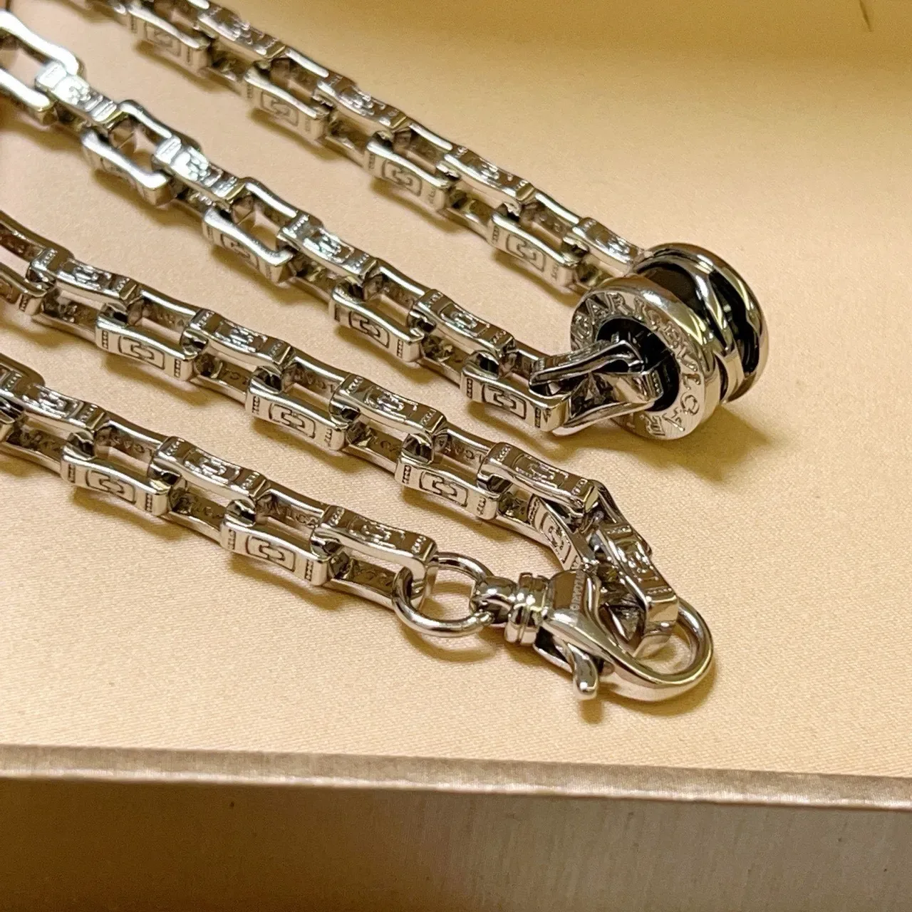 Bvlgari Serpenti-Inspired Twisted Clasp Silver-Tone Chain Necklace 3