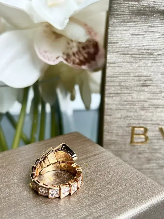 Bvlgari Serpenti Bague Diamants Pavé Or Rose 3