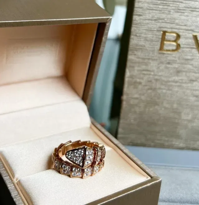 Bvlgari Serpenti Bague Diamants Pavé Or Rose 6