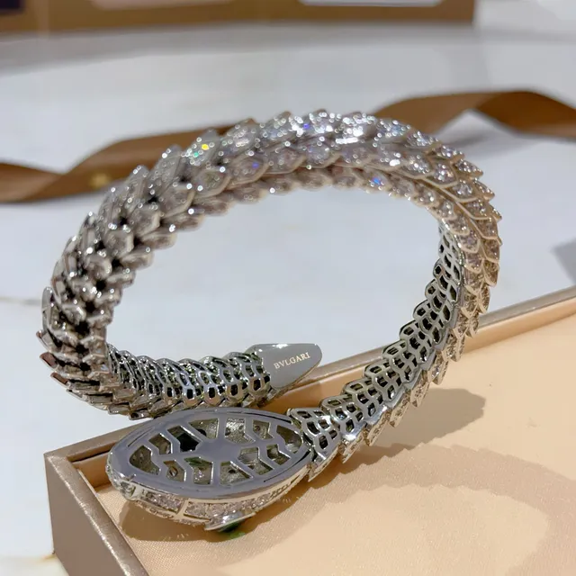 Bvlgari Serpenti سوار فضي أخضر شكل أفعى مرصع بالكريات 6