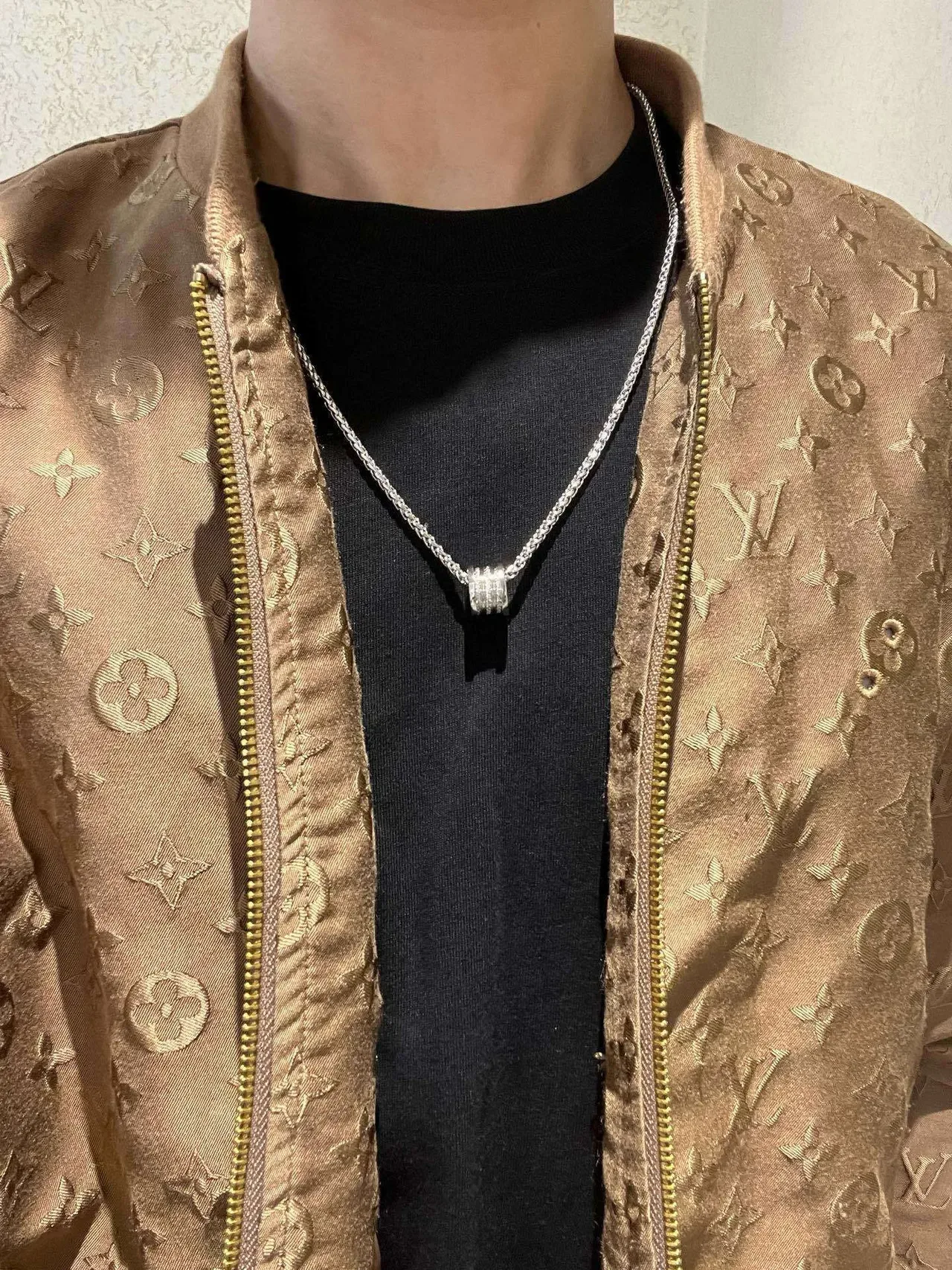 Bvlgari Silver Beige Chain Cylindrical Pavé Pendant Necklace 2
