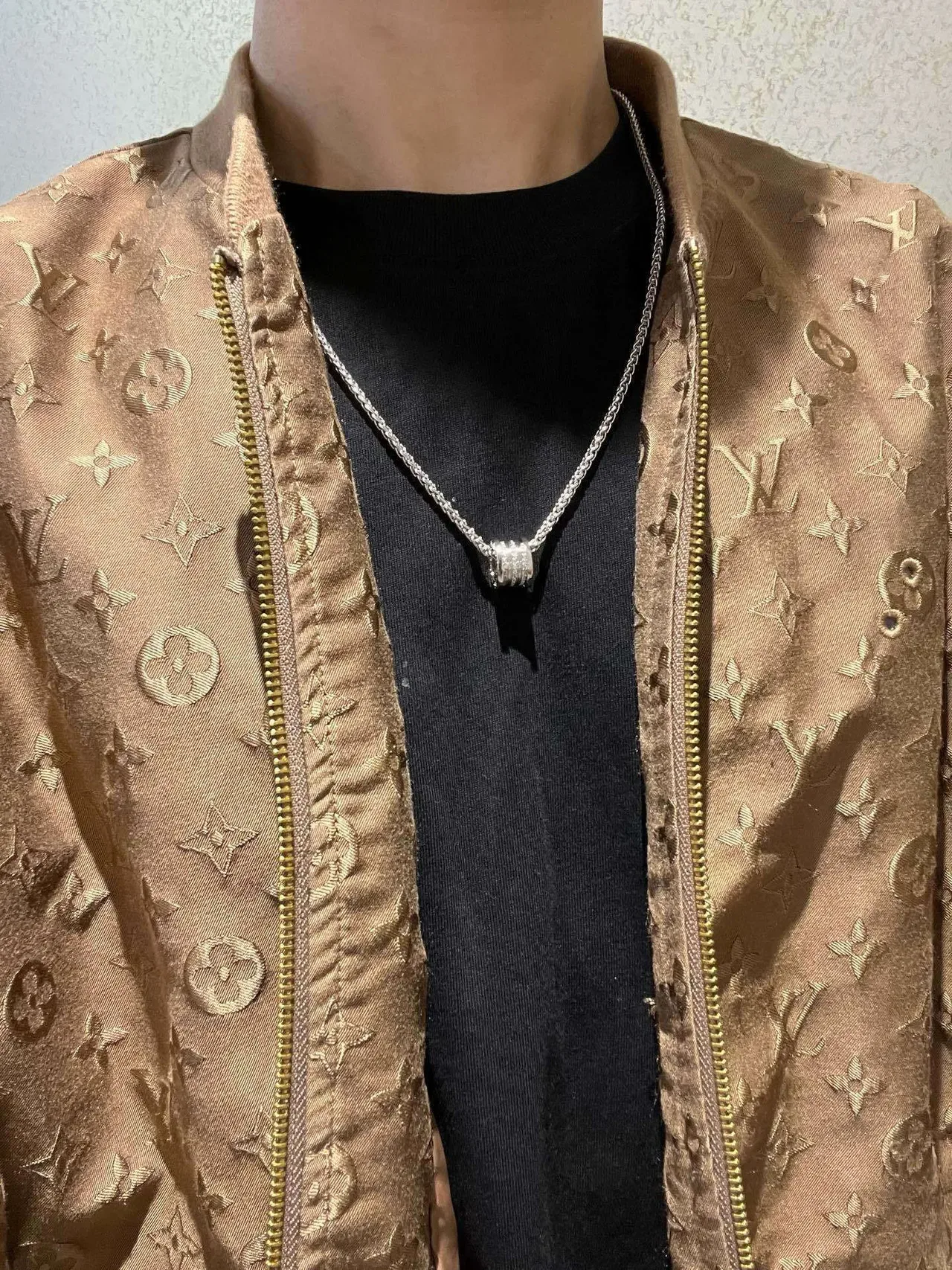 Bvlgari Silver Beige Chain Cylindrical Pavé Pendant Necklace 5
