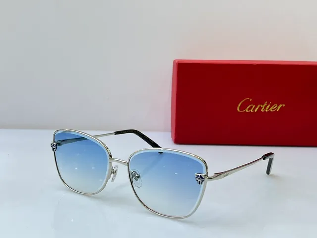 Cartier সোনালি বেগুনি ধাতুর ফ্রেম পান্থার হেড টেম্পল অ্যাকসেন্টস সানগ্লাস 8