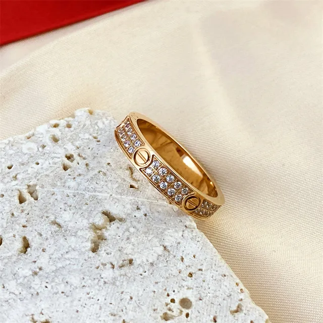 Cartier Love Ring Pavé نمط البراغي خواتم قابلة للتراكب 2