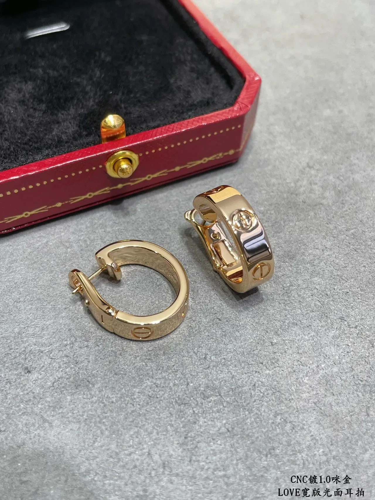 Cartier Love Boucles d'Oreilles Large Hoop en Métal Poli 4