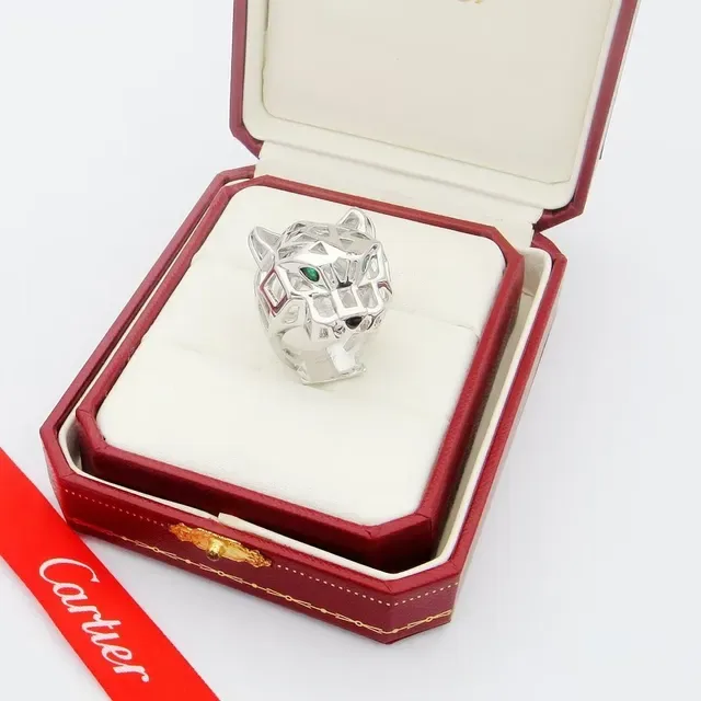 Bague Cartier Panthère de Cartier Or Blanc Pierre Verte 6