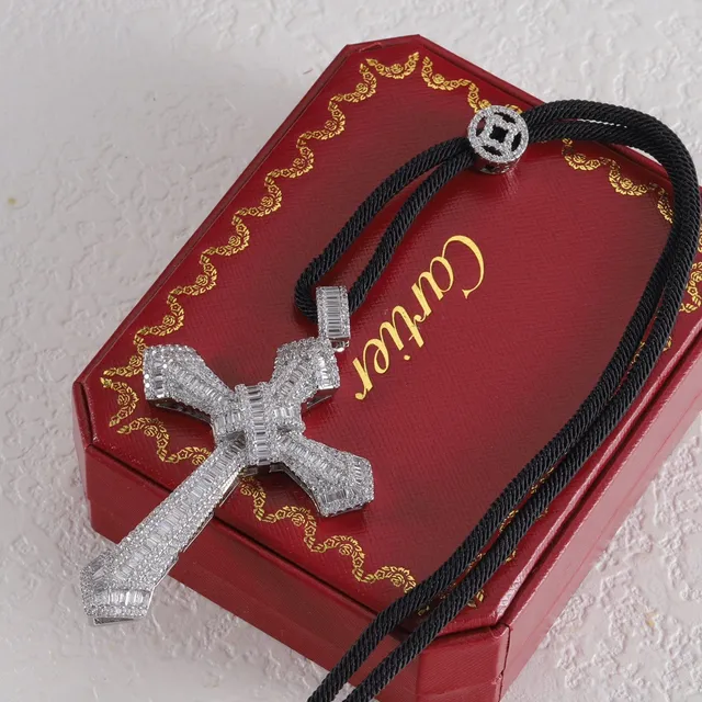 Cartier Prata Preto Pavé-Set Pingente Cruz Baguette-Cut Bordas de Pedras Colar 3