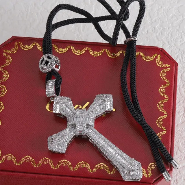 Cartier Prata Preto Pavé-Set Pingente Cruz Baguette-Cut Bordas de Pedras Colar 5