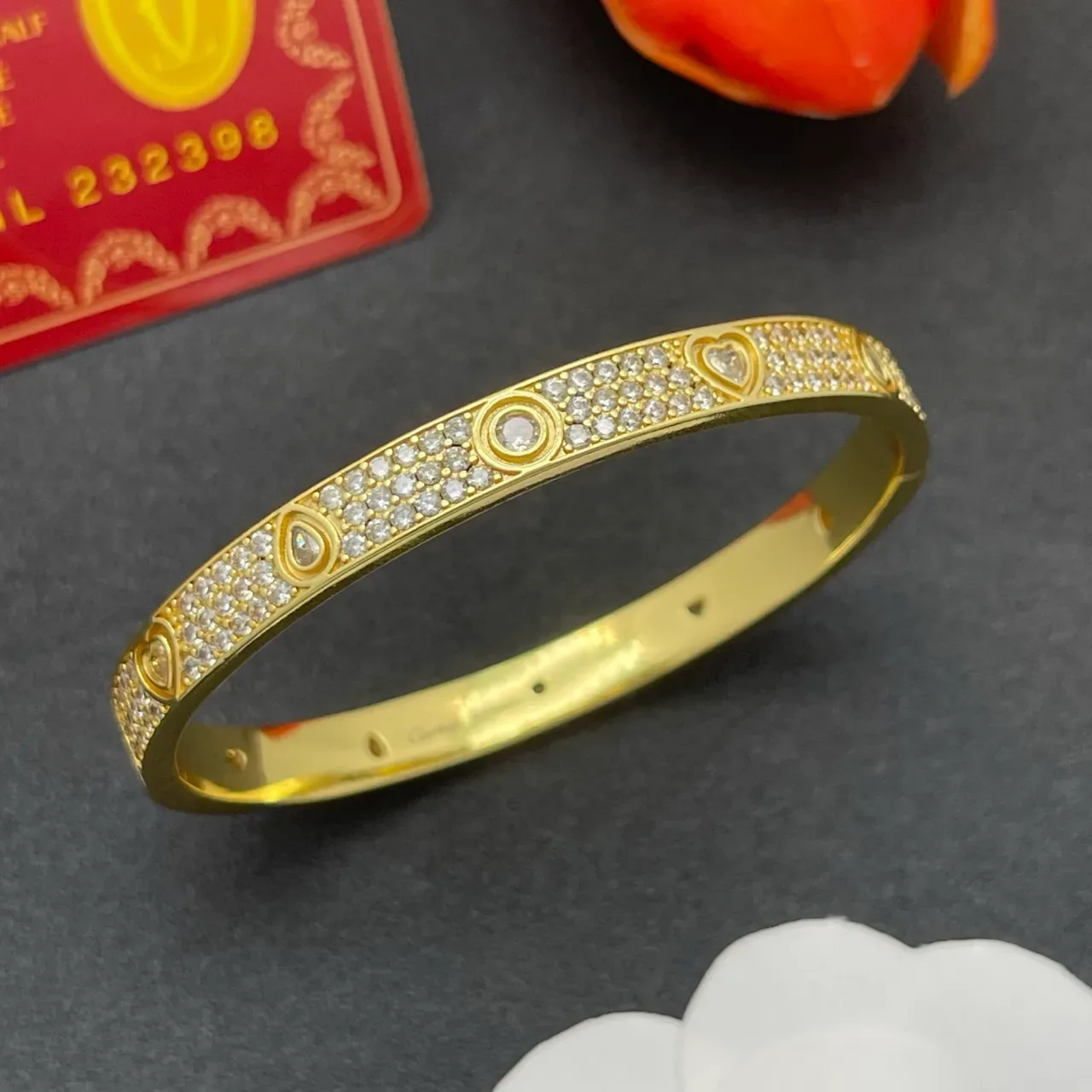 Cartier-Style Pavé Cristal Cœur Ovale Manchette 8