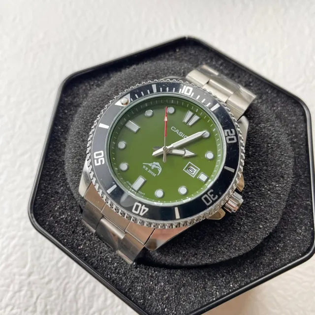 Casio Diver-Style Watch Green Dial Black Bezel Stainless Steel Sports Watch 9
