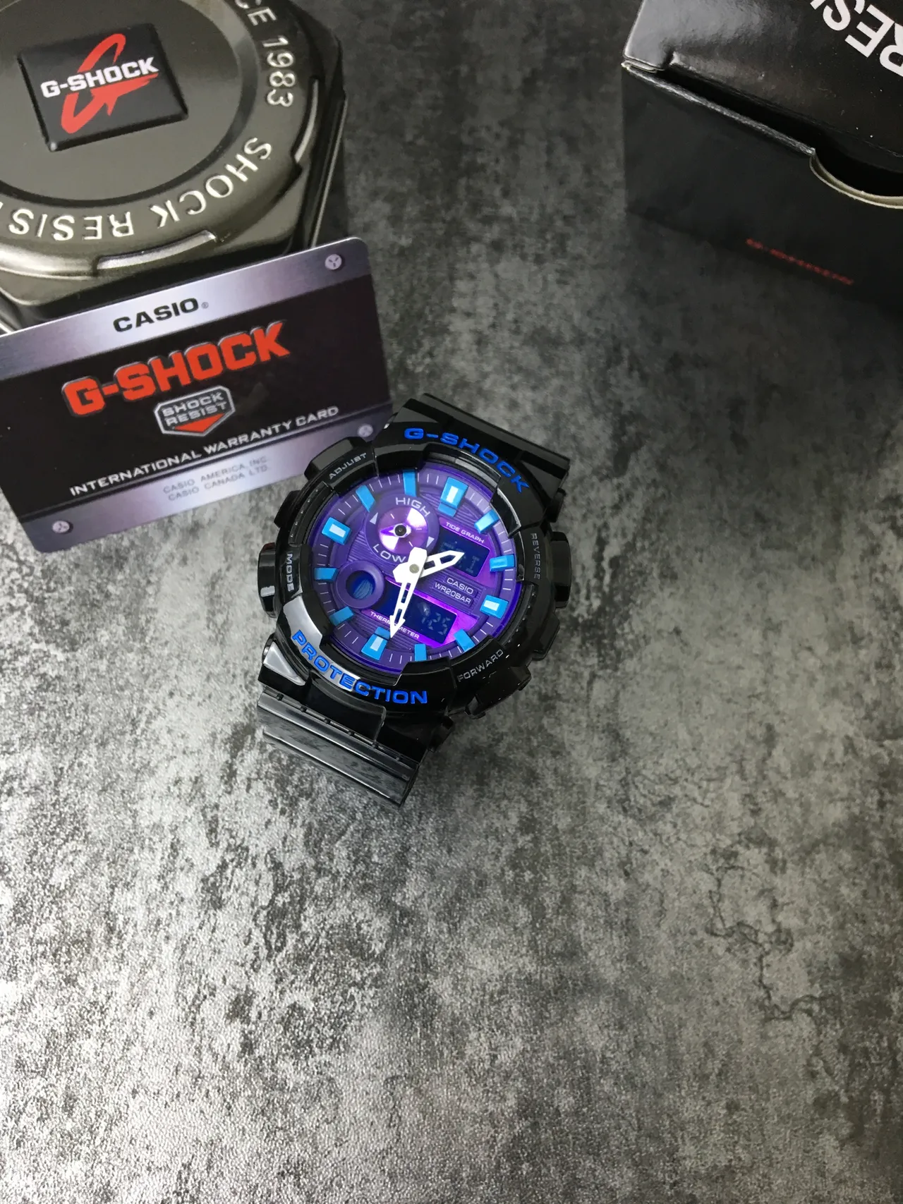 Casio G-Shock GA-100 Montre Sportive Violet et Bleu 2