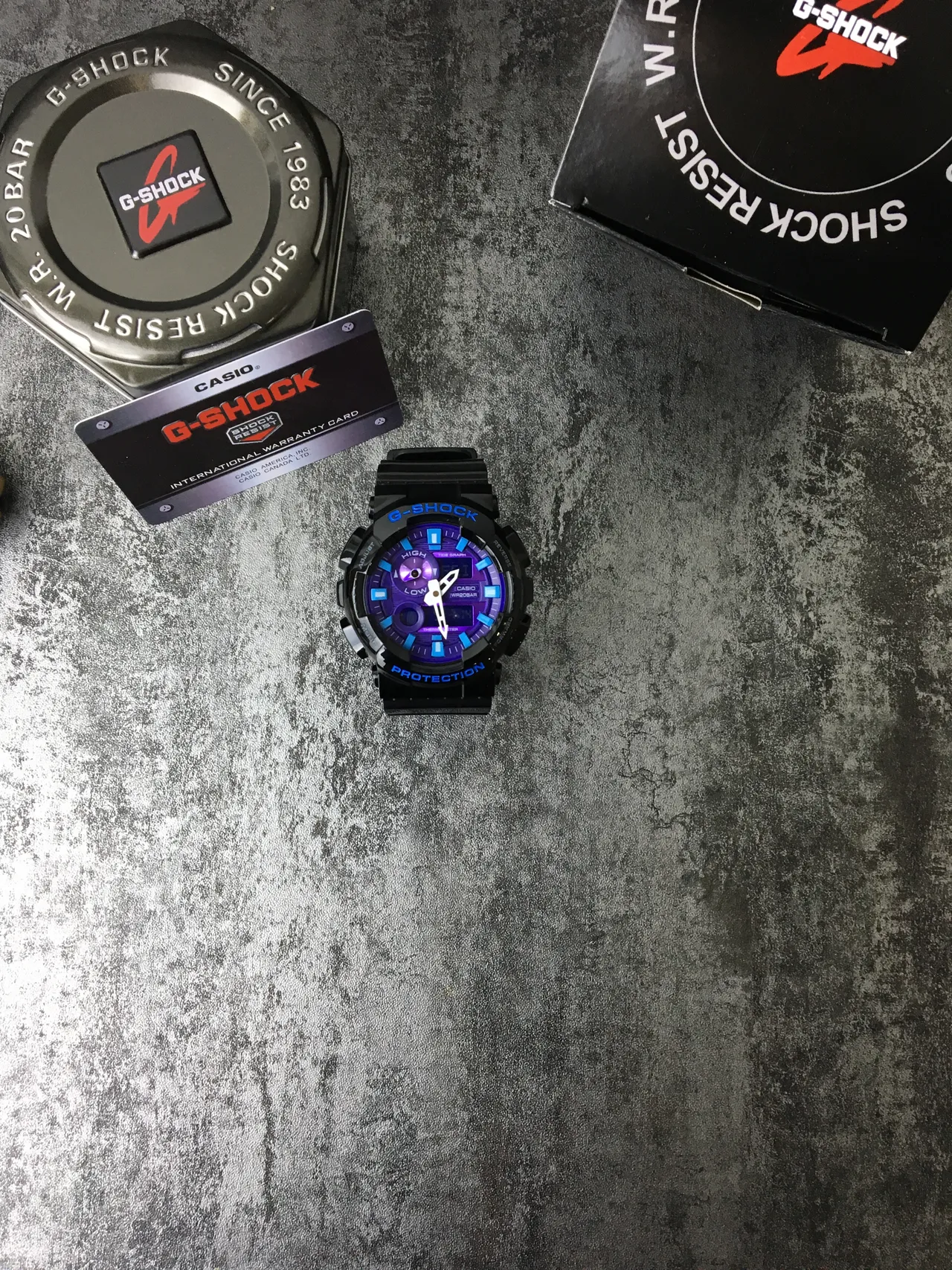 Casio G-Shock GA-100 Montre Sportive Violet et Bleu 3