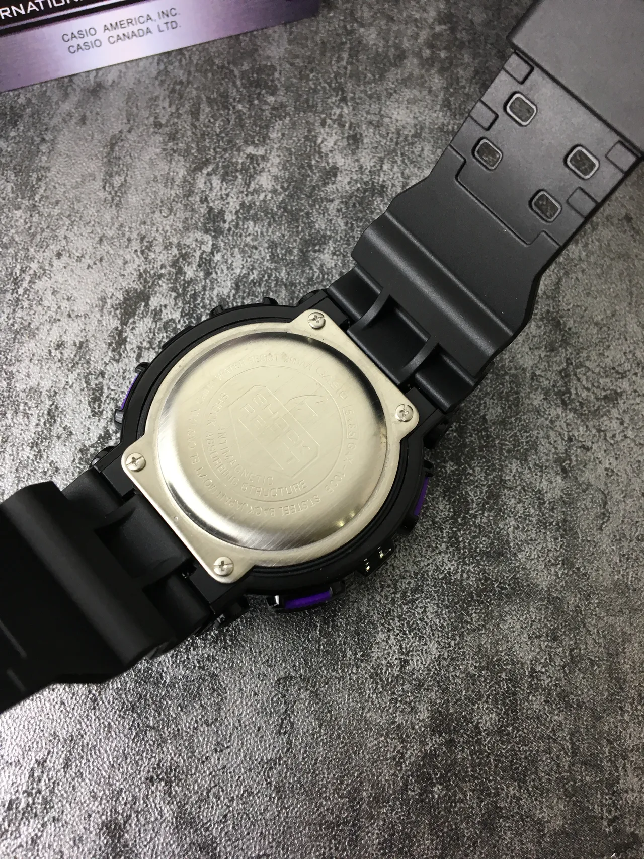Casio G-Shock GA-100 Montre Sportive Violet et Bleu 4