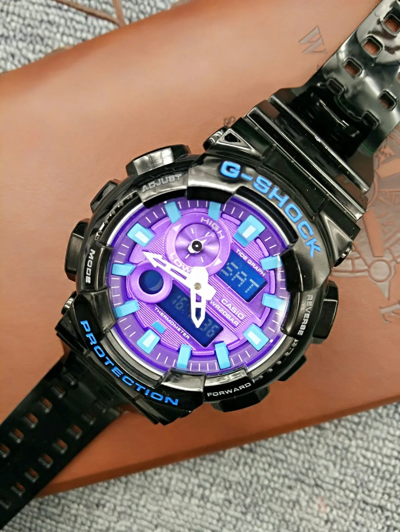 Casio G-Shock GA-100 Montre Sportive Violet et Bleu 8