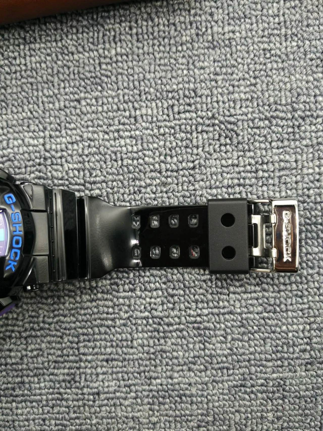 Casio G-Shock GA-100 Montre Sportive Violet et Bleu 9