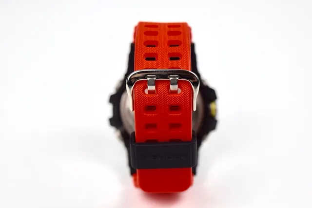 Casio G-Shock montre de sport noire orange dorée robuste analogique-numérique montre 4