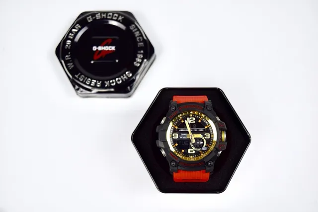 Casio G-Shock montre de sport noire orange dorée robuste analogique-numérique montre 5