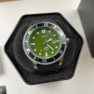 Casio Verde Negro Esfera Estilo Buceador Reloj