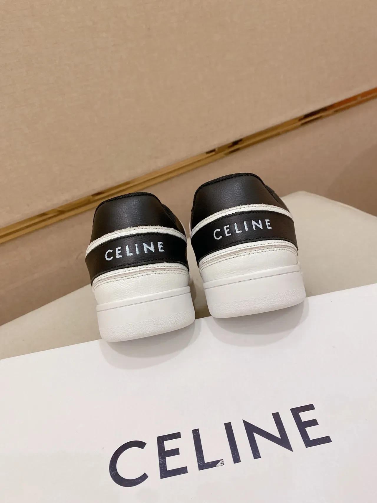 Celine CT-01 Baskets Lifestyle Noir et Blanc en Cuir Panelé 3
