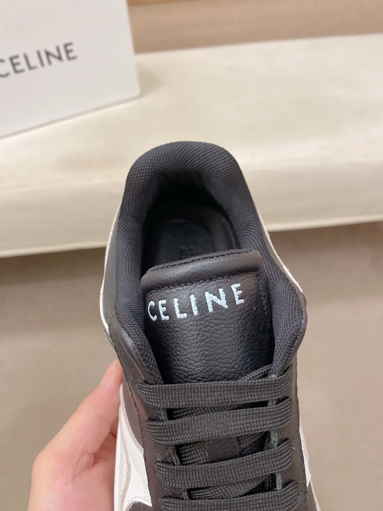Celine CT-01 Baskets Lifestyle Noir et Blanc en Cuir Panelé 4