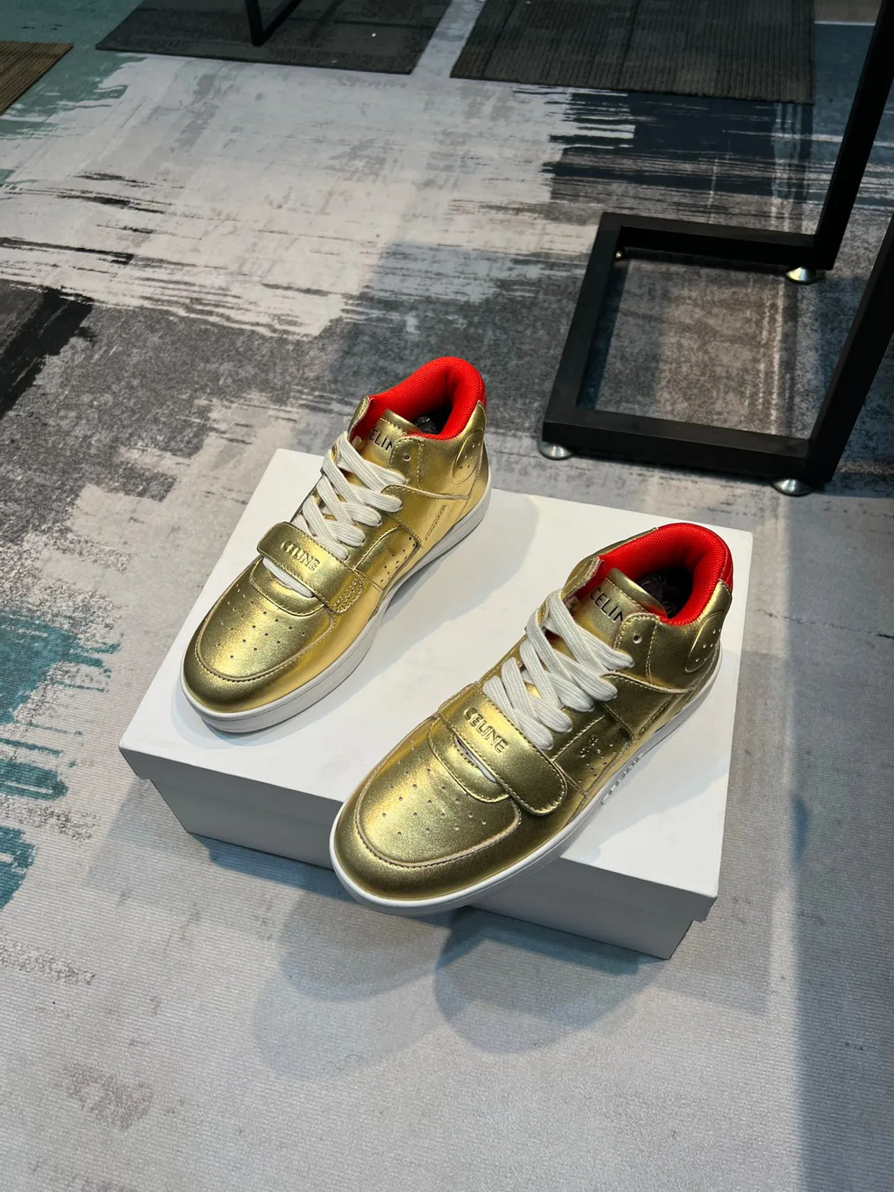 Celine Chaussures Lifestyle en Cuir Métallique Rouge Doré à Lacets Hautes 4