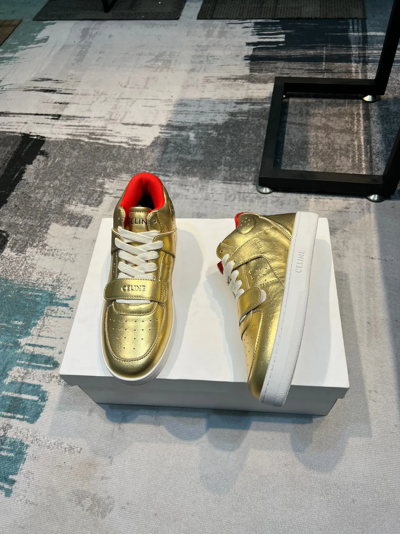 Celine Chaussures Lifestyle en Cuir Métallique Rouge Doré à Lacets Hautes 5