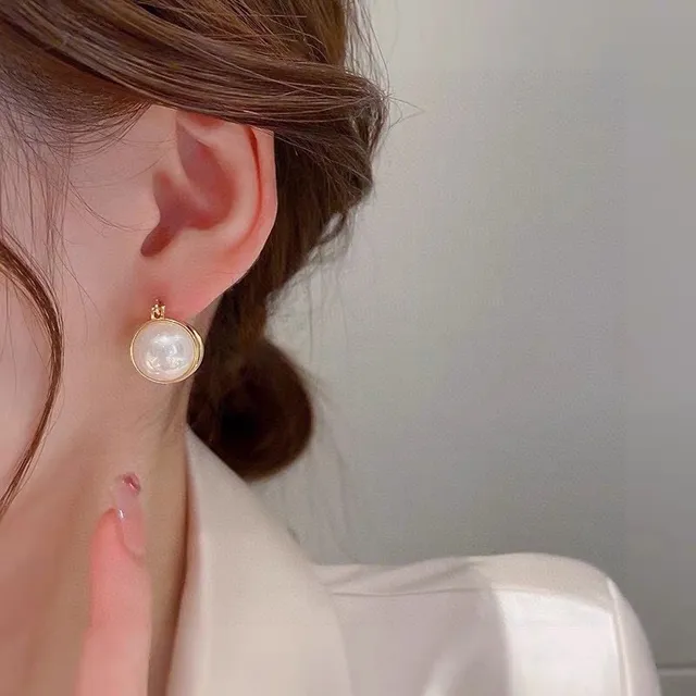 Celine Perle et Doré à Teinte Médaillon à Charnière et Boucles d'Oreilles Cerceau 3