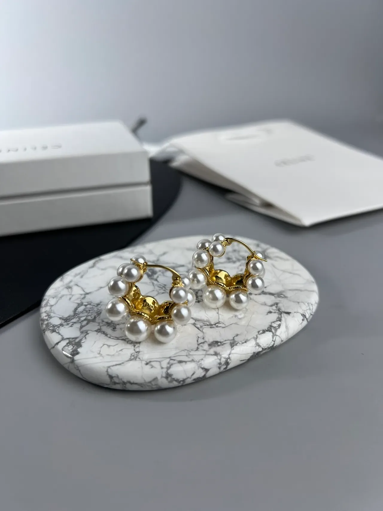 Céline White Silver Pearl Cluster Metal Jewelry 5