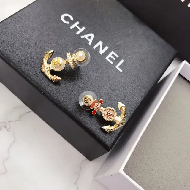 Chanel Brincos com Motivo Âncora Pérola e CC Logo Dourado 2