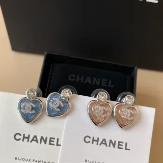 Chanel Bijoux Fantaisie 心形 水晶 CC 珐琅 耳钉
