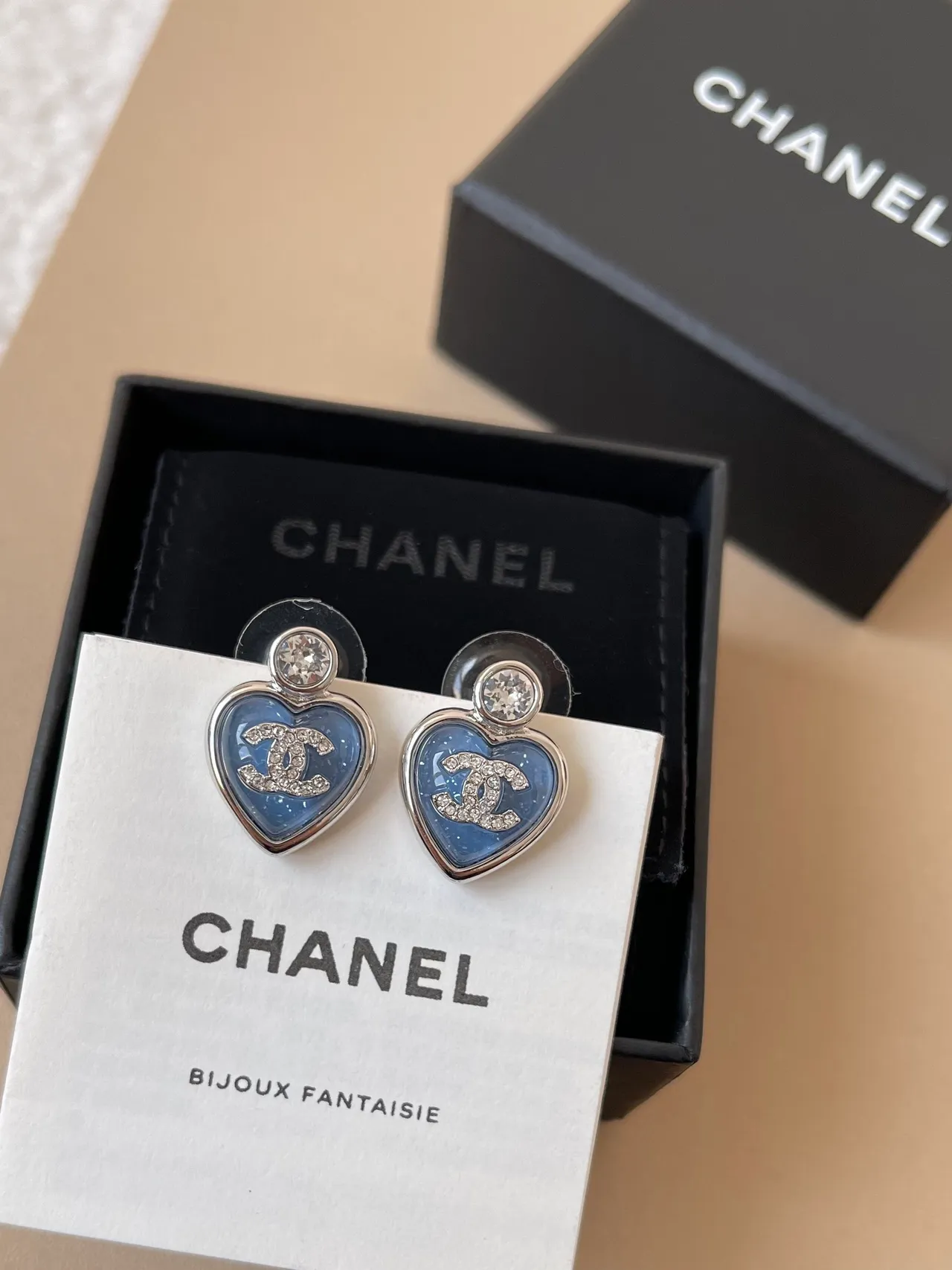 Chanel Bijoux Fantaisie Heart-Shaped Crystal CC Enamel Stud Earrings 9