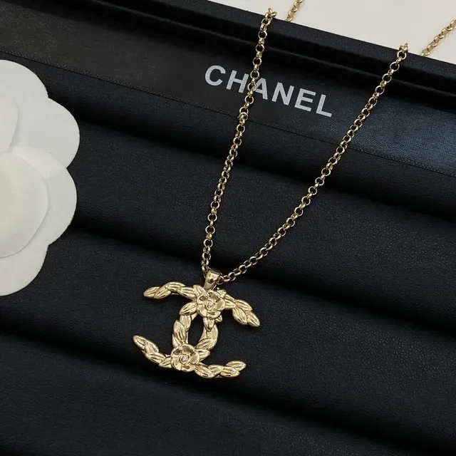 Chanel Camellia CC Pendentif Colliers Floral Doré 4