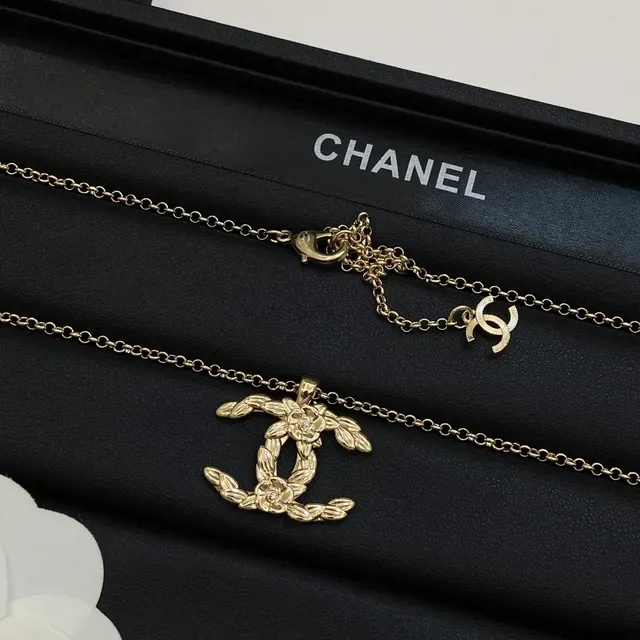 Chanel Camellia CC Pendentif Colliers Floral Doré 5