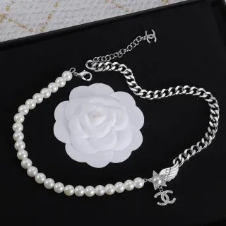 Chanel Camellia Pearl Necklace सफेद चांदी स्ट्रैंड कर्ब चेन हार