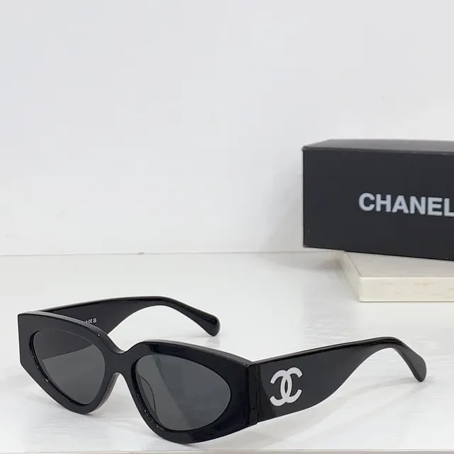 Chanel نظارات شمسية كات آي ثنائية اللونين أزرق بحري وبرتقالي 8