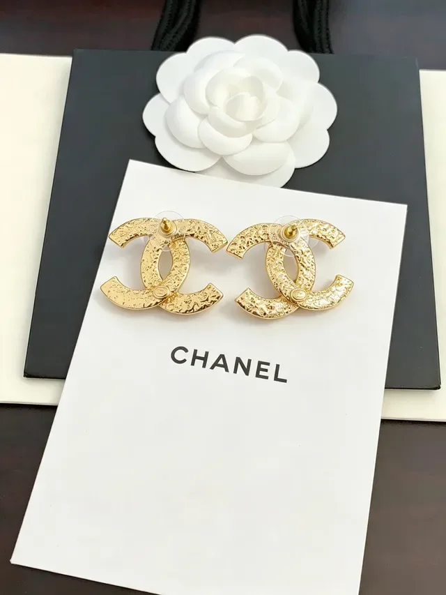 Chanel CC Brooch Noir et Or Émaillé Rayé 3