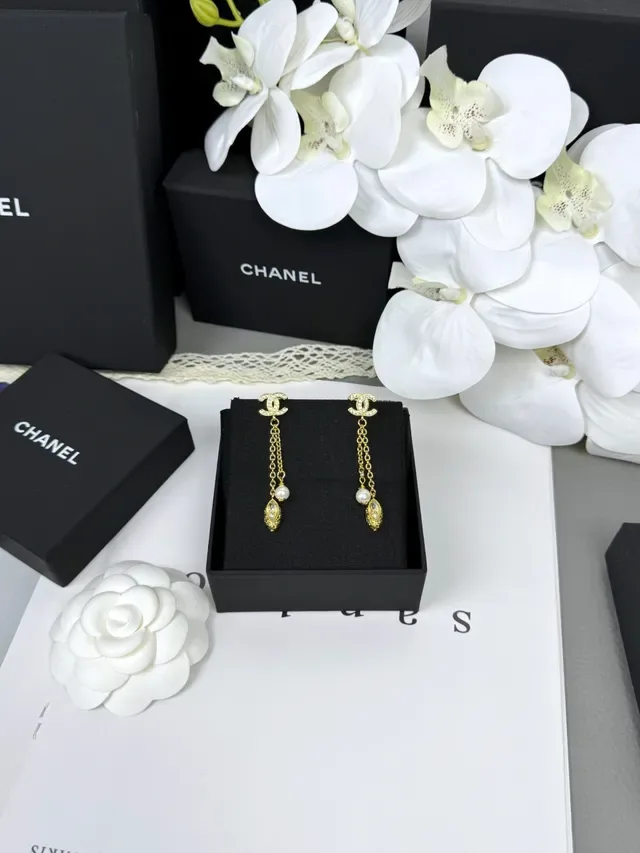 Chanel CC Logo Gold-Tone Pearl and Crystal Drop Earrings 4