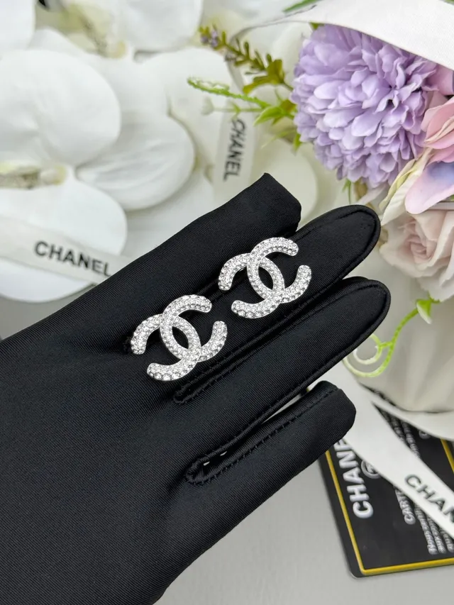 Chanel CC Logo पावे क्रिस्टल स्टड ईयररिंग्स 3