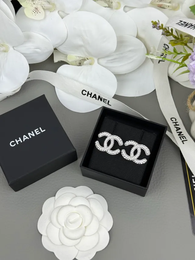 Chanel CC Logo पावे क्रिस्टल स्टड ईयररिंग्स 4