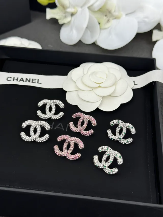 Chanel CC Logo पावे क्रिस्टल स्टड ईयररिंग्स 8