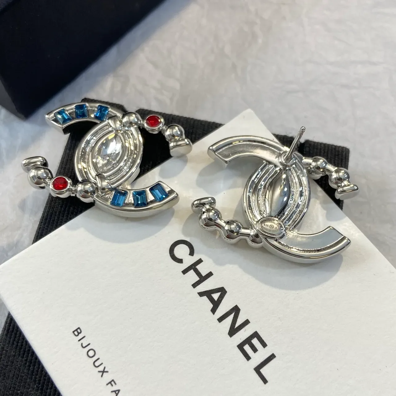 Chanel CC Silver Blue Interlocking Logo Marquise-Cut Central Crystal Earrings 3