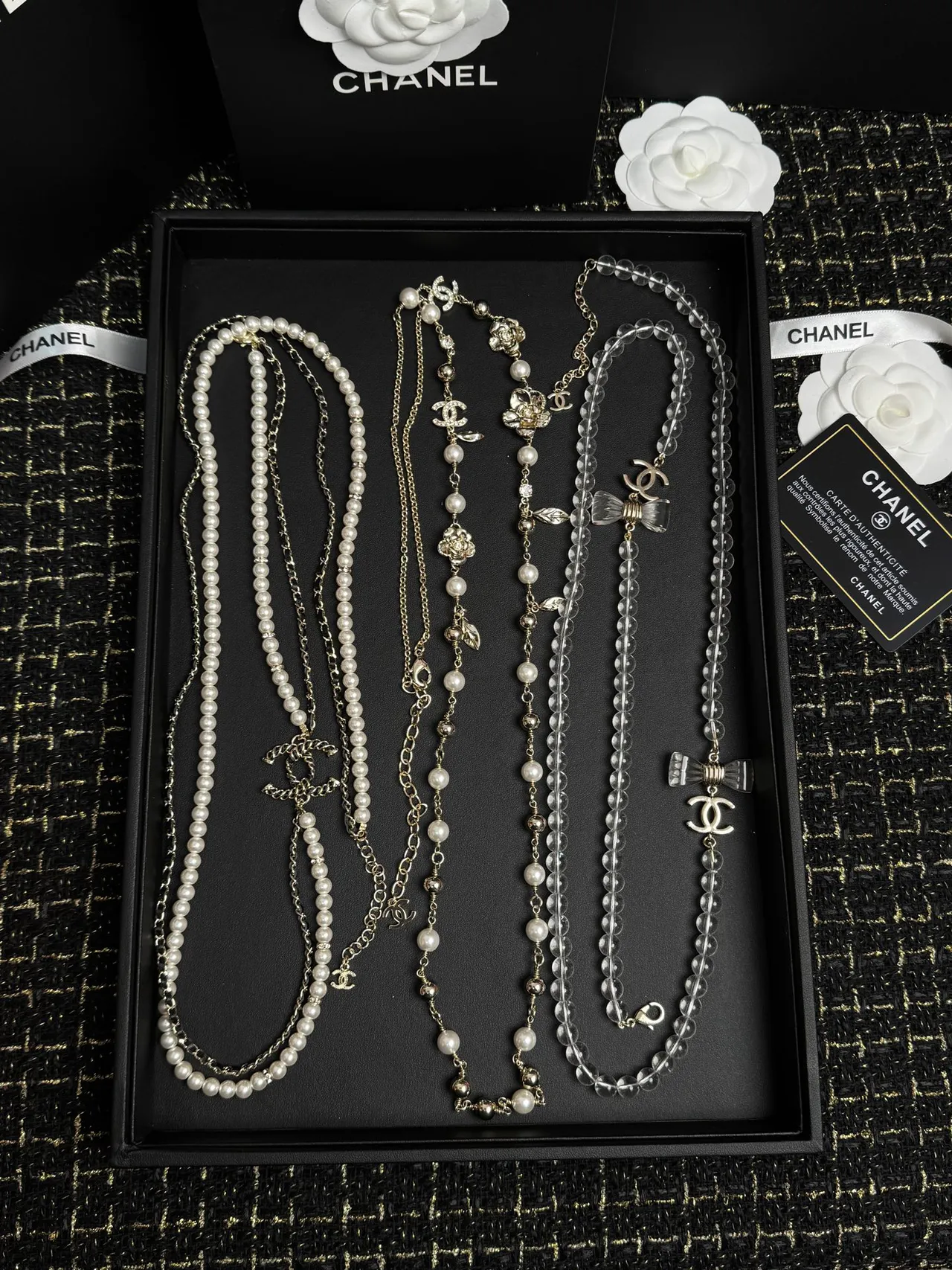 Chanel Classic Pearl Strand White Black Alternating Beads Necklace 3