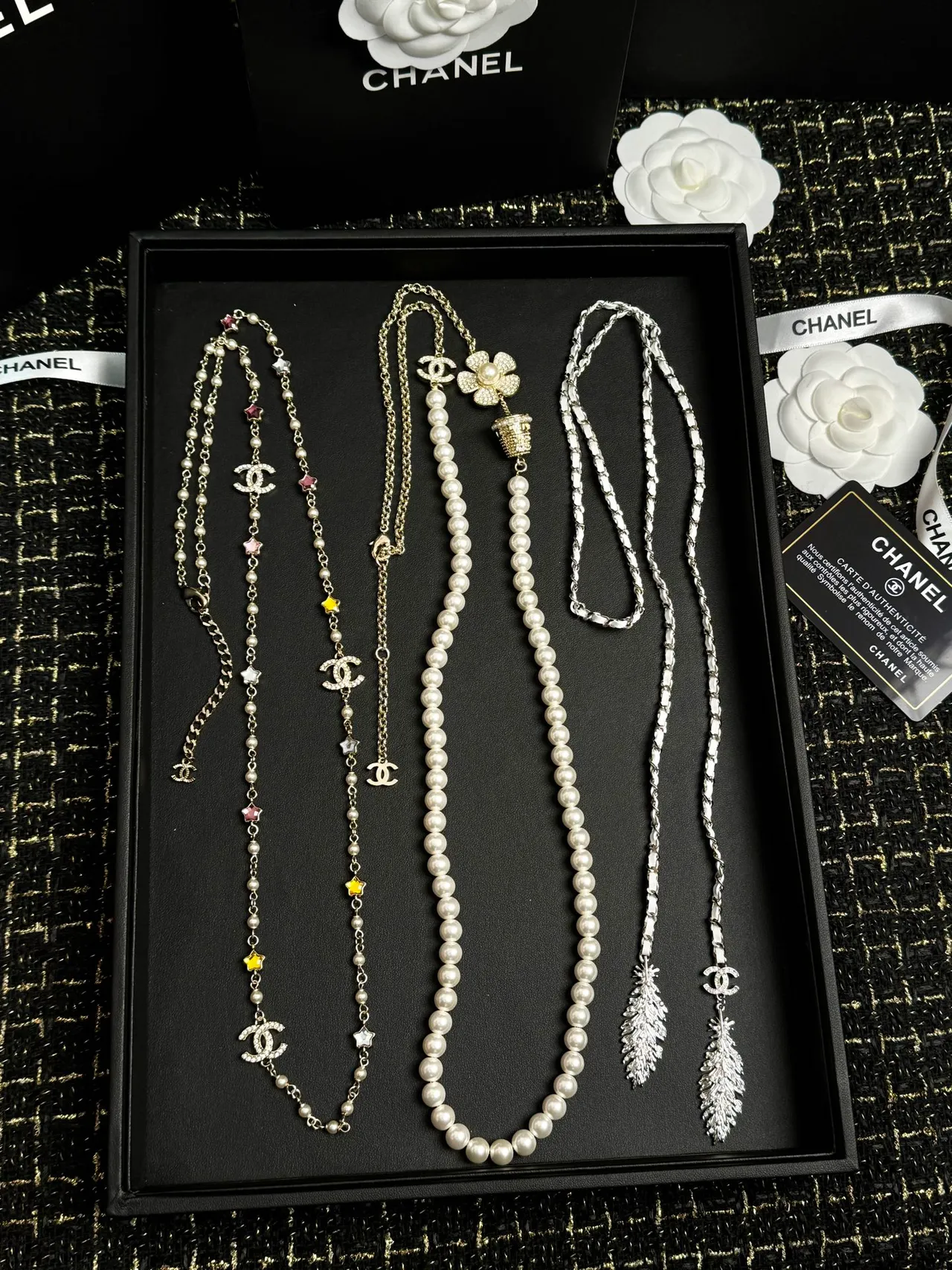 Chanel Classic Pearl Strand White Black Alternating Beads Necklace 8
