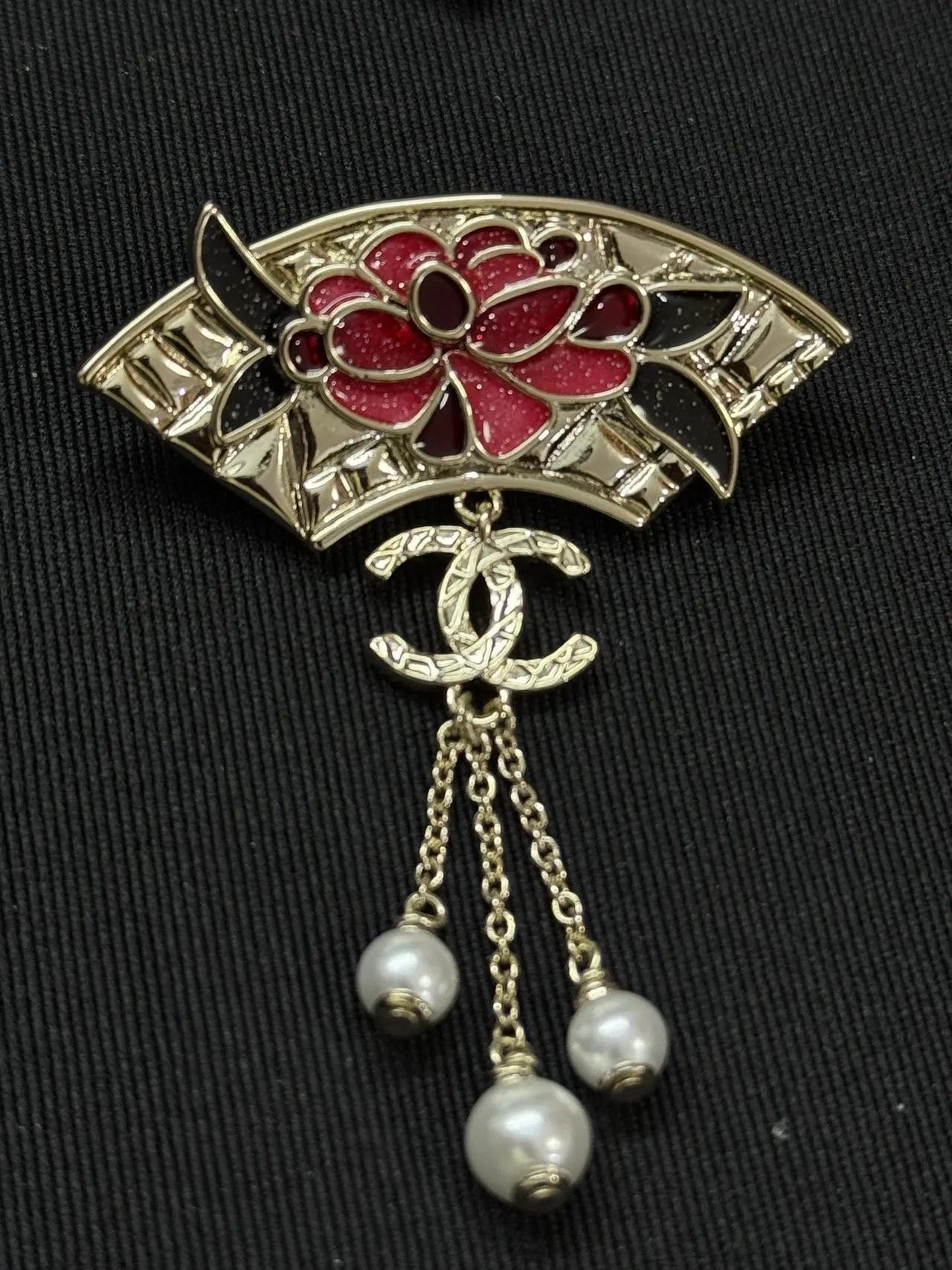 Chanel ফ্যান লাল রূপালী এনামেল ফ্লোরাল ব্রোচ 6