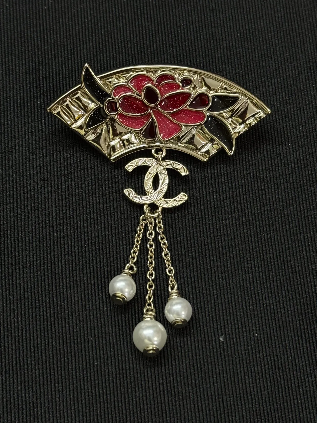 Chanel ফ্যান লাল রূপালী এনামেল ফ্লোরাল ব্রোচ 7