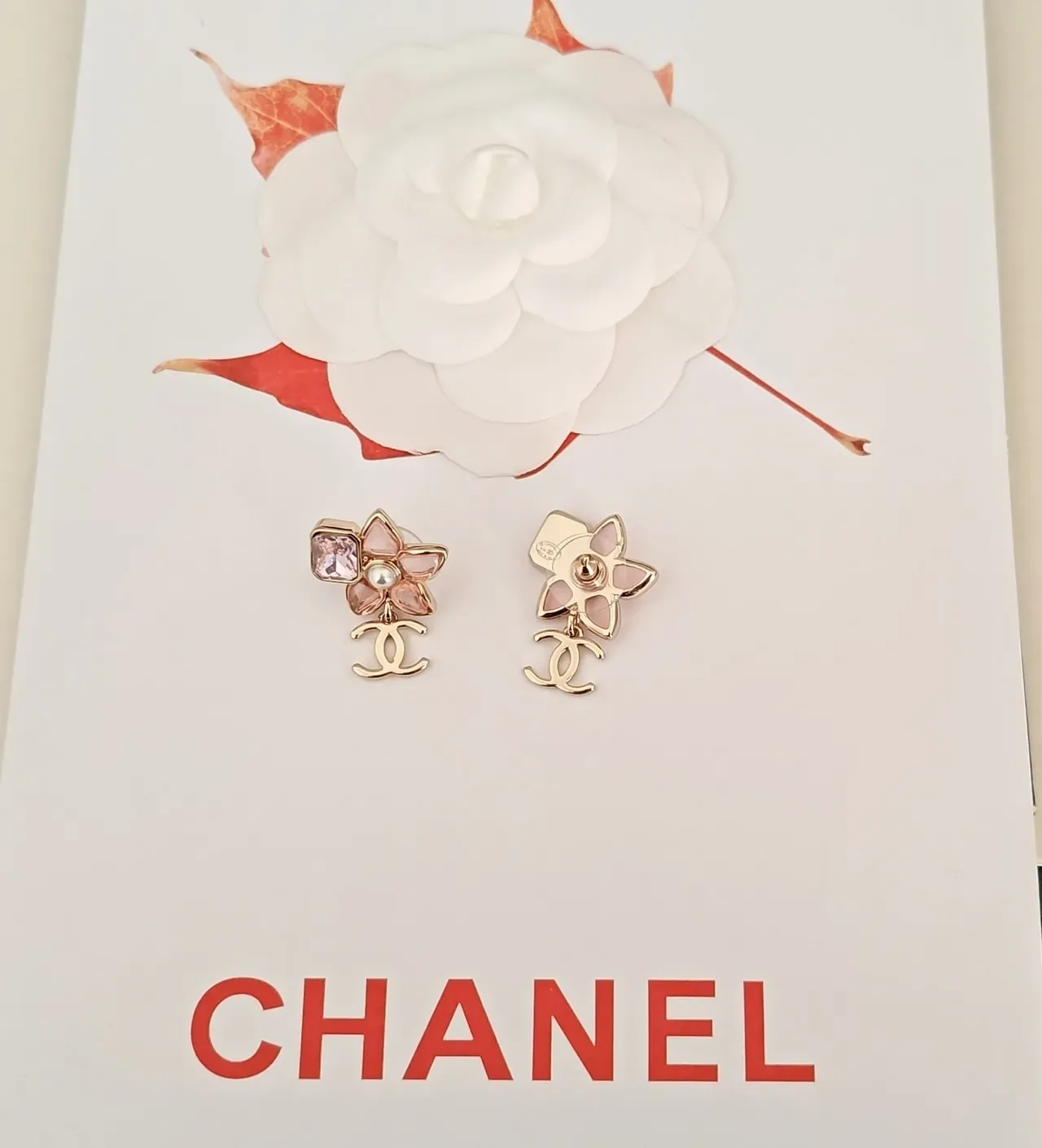 Chanel Brincos Florais de Cristal e Pérola 4